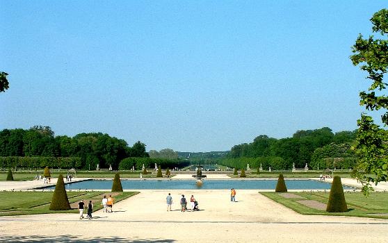 Château de FontainebleauJardin du Roi et canal