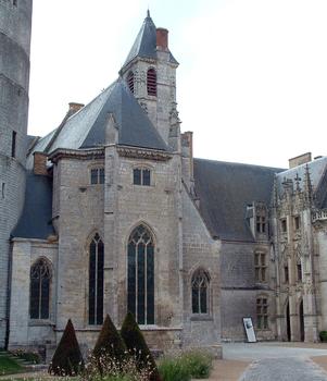 Châteaudun - Château - Le chevet de la Sainte-Chapelle et l'escalier gothique de l'aile de Dunois