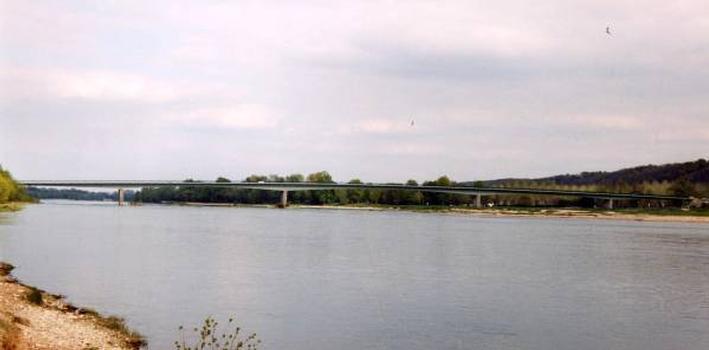 Pont de Chaumont-sur-Loire Vu de l'aval