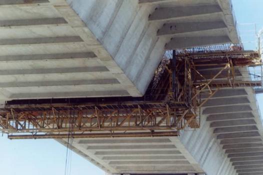 Pont de Cheviré à Nantes en cours de construction
