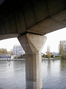 Pont sur la Seine à Choisy-le-Roi (A86).Pile