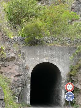Cilaos - RN5 - Tunnel de Gueule Rouge - La sortie du tunnel côté du Palmiste Rouge