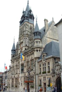 Compiègne - Hôtel de ville - Vue d'ensemble