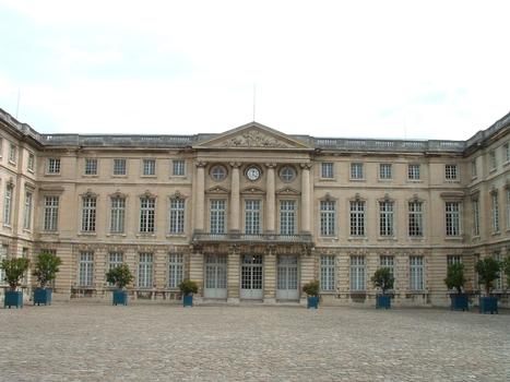 Compiègne - Château - Façade sur la cour d'Honneur