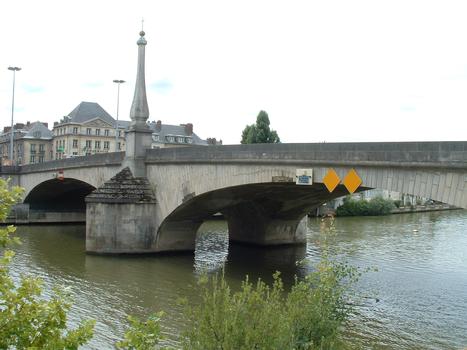 Compiègne - Pont Solférino - Ensemble vu de l'amont