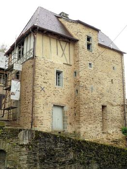 Ségur-le-Château - Immeuble Lou Castel