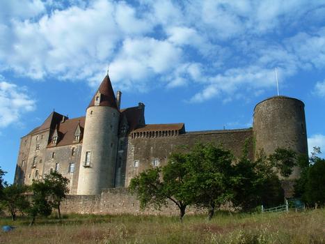 Château de Châteauneuf - Remparts côté canal de Bourgogne