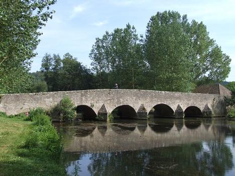 Gissey-sur-Ouche - Pont Vieux - Côté amont
