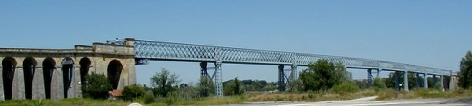 Straßenbrücke bei Cubzac-les-Ponts