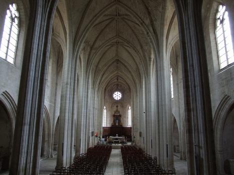 Abbaye royale de Celles-sur-Belle - Nef de l'église Notre-Dame