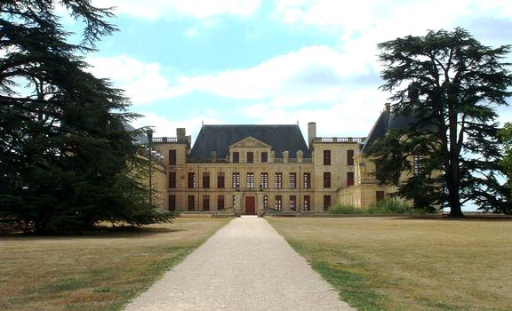 Château d'Oiron - façade sur la cour d'entrée