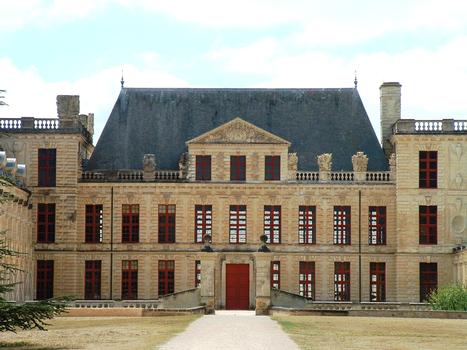 Château d'Oiron - façade sur la cour d'entrée