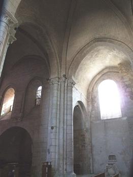 Parthenay - Ancienne collégiale Sainte-Croix - Croisée du transept