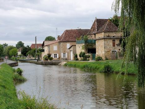 Canal de Lalinde à Saint-Capraise-de-Lalinde