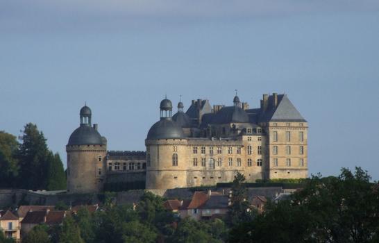 Château de Hautefort - Vu de l'Est le matin