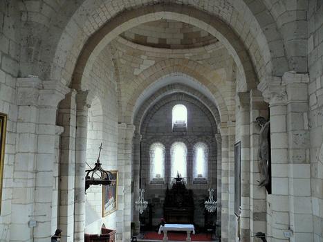 Grand-Brassac - Eglise Saint-Pierre-et-Saint-Paul - Nef et choeur vus de la tribune