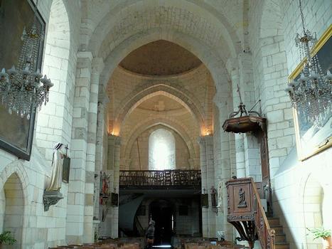 Grand-Brassac - Eglise Saint-Pierre-et-Saint-Paul - Nef vue du choeur