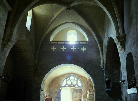 Saint-Geniès - Eglise Notre Dame de l'Assomption - Nef et tribune au-dessus du portail