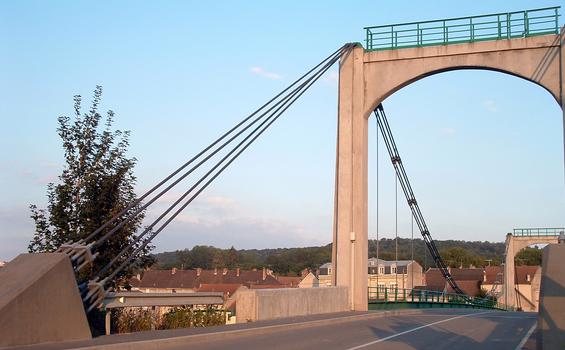 Hängebrücke über die Marne in Dormans
