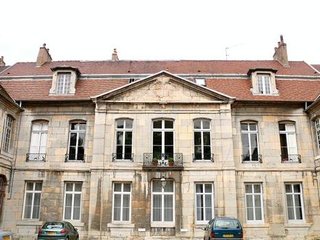 Besançon - Hôtel Fleury de Villayer - Façade de l'hôtel sur cour