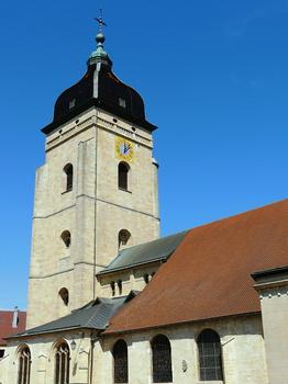 Pontarlier - Eglise Saint-Bénigne - Façade latérale construite au 18 ème siècle [1739-1742] mais non achevée et le clocher construit en 1681-1682