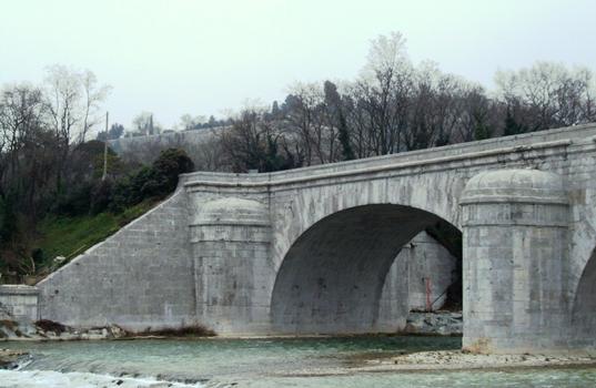 Livron-sur-Drôme - RN7 - Pont du commando Henri-Faure sur la Drôme - Aménagement de la culée