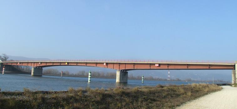 Brücke im Zuge der RN 102 bei Montélimar