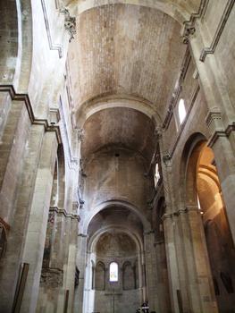 Saint-Paul-Trois-Châteaux - Ancienne cathédrale Notre-Dame-et-Saint-Paul - Nef - Vue vers le choeur