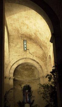 La Garde-Adhémar - Eglise Saint-Michel - Bas-côté et absidiole Sud