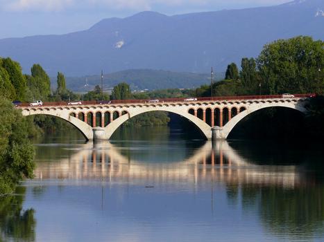 Romans-sur-Isère - Pont-Neuf vu du pont-Vieux