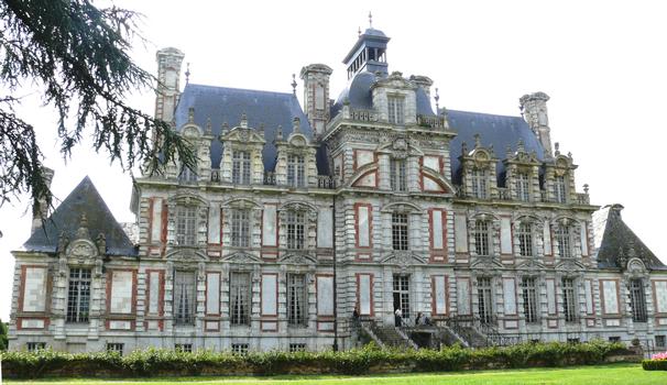 Château de Beaumesnil - Façade côté parc