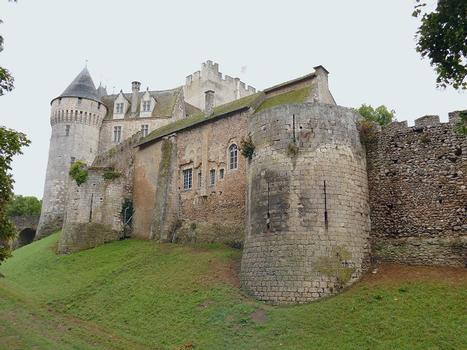 Nogent-le-Rotrou - Château Saint-Jean - L'enceinte du château et les logis