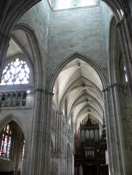 Evreux - Eglise Saint-Taurin - Nef depuis la croisée du transept