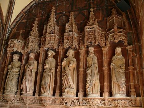 Pencran - Eglise Notre-Dame et enclos paroissial - Porche construit en 1552 - Six statues d'apôtres