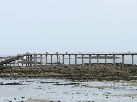 Roscoff - Passerelle de l'embarcadère pour l'île de Batz