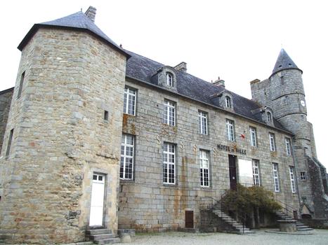 Pont-l'Abbé - Château des Barons du Pont - Hôtel de ville - Musée Bigouden