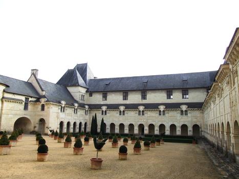 Abbaye de Fontevraud : Monastère Saint-Benoît réservé aux malades - Cloître Saint-Benoît