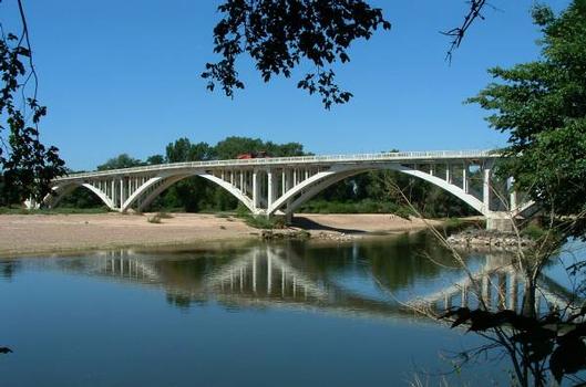 Pont du CD973 sur la Loire, Le Fourneau