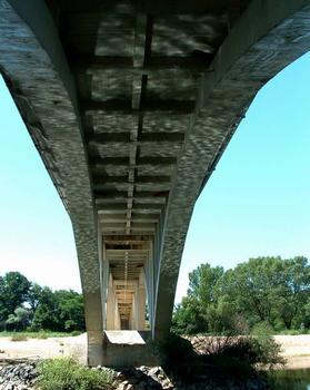 Pont du CD973 sur la Loire, Le Fourneau.Sous-face du pont