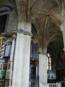Lectoure - Ancienne cathédrale Saint-Gervais-et-Saint-Protais - Le déambulatoire et les chapelles