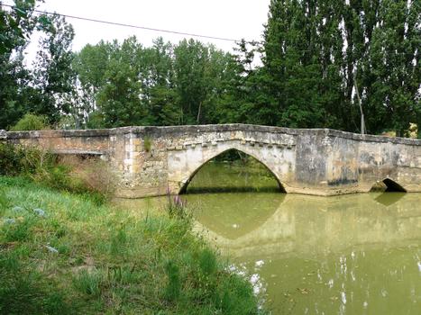 Pavie - Vieux pont sur le Gers - Vu de l'amont