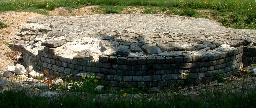Gallisch-römische Stadtmauern in Grand, Frankreich