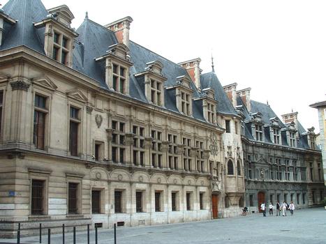 Grenoble - Ancien Parlement du Dauphiné (ancien Palais de Justice) - Façade place Saint-André