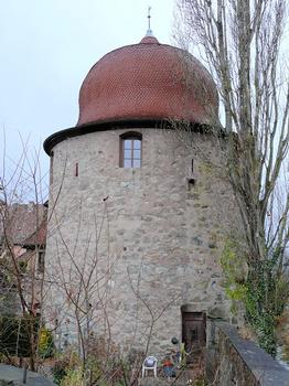 Remparts de Thann - Tour des Sorcières construite en 1411 avec un toit en forme de bulbe construit en 1628