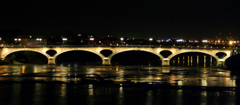 Toulouse - Pont des Catalans ou des Amidonniers la nuit