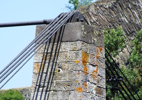 Pont suspendu de Chilhac - Appui des câbles sur pylône
