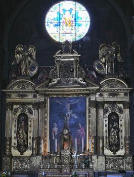 Le Puy-en-Velay - Eglise Saint-Georges (église du Collège des Jésuites) - Nef - Maître-autel: aucentre un tableau du peintre Guy François [1578-1650] représentant le Christ en croix entre la Vierge et saint Jean daté de 1619. Deux autres tableaux de ce peintre né au Puy se trouvent dans l'église
