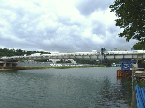 Pont sur le grand bras de Seine à Boulagne-Billancourt - Travée au-dessus de la Seine vue depuis Boulogne-Billancourt