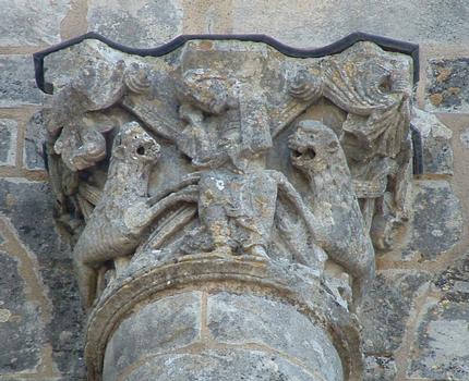 Déols - Ancienne abbatiale Notre-Dame - Chapiteau de David dans la fosse aux lions