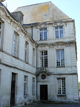 Preuilly-sur-Claise - Hôtel de La Rallière - Façade côté abbatiale